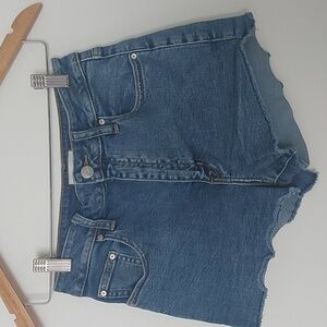 Aritzia Sunday Best Cut Off Jean Short Stretchy High Waist Med Wash Size 27